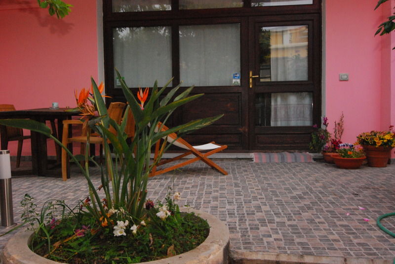 Flowery Aparthotel 2*